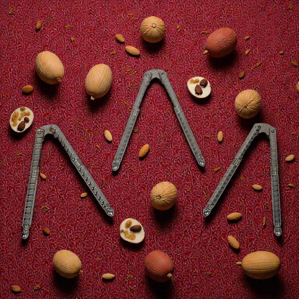 Set 3 Silvertone HMQ Vintage VTG Spring Jointed Nut Lobster Crackers READ